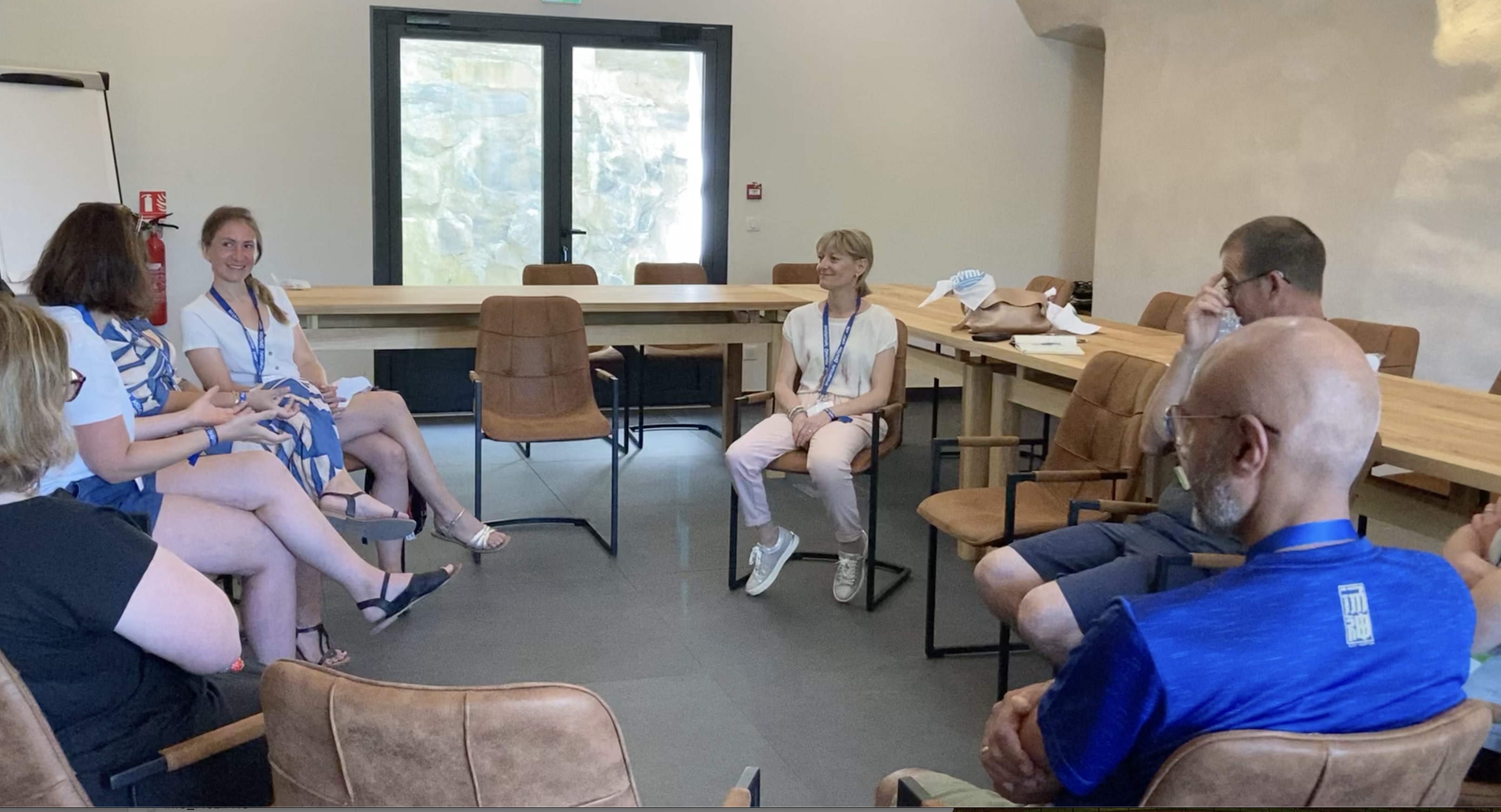 Audrey propose un atelier de groupe de paroles aux parents des enfants atteints d’un lymphœdème primaire pendant le camp international des enfants atteints d’un lymphœdème primaire en juillet 2024 👉🏽 33 enfants, 54 parents, 31 frères et sœurs,
39 professionnels de santé, 16 bénévoles ont participé. Audrey propose un atelier de groupe de paroles aux parents des enfants atteints d’un lymphœdème primaire pendant le camp international des enfants atteints d’un lymphœdème primaire en juillet 2024 👉🏽 33 enfants, 54 parents, 31 frères et sœurs,
39 professionnels de santé, 16 bénévoles ont participé.