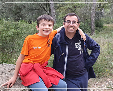 Julien et son fils Baptiste en randonnée Baptiste